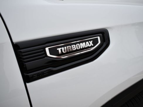 New 2026 GMC Sierra 1500 Elevation image 11