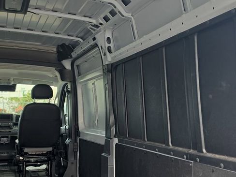 Used 2024 RAM ProMaster 2500 w/ Convenience Group FWD image 10