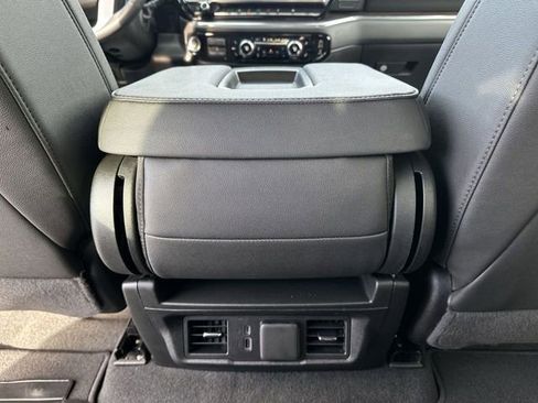 Used 2025 GMC Sierra 1500 SLT image 21