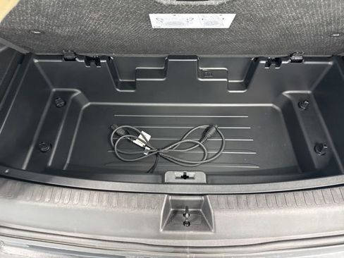 Used 2025 GMC Acadia AT4 image 12