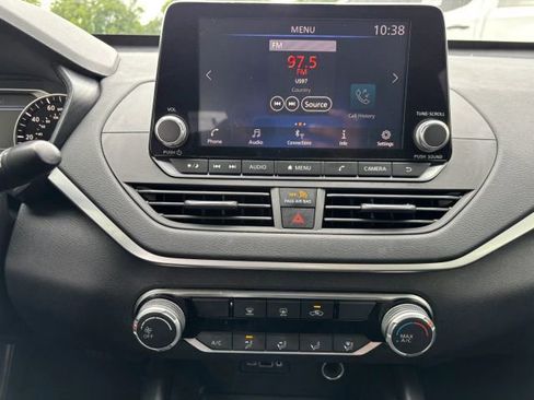 Used 2022 Nissan Altima 2.5 SV FWD image 18