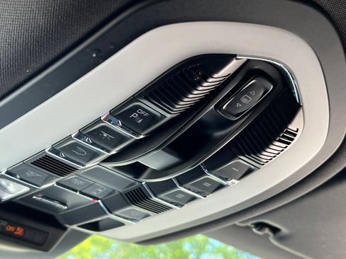 Certified 2025 Porsche Macan S AWD/4WD image 35