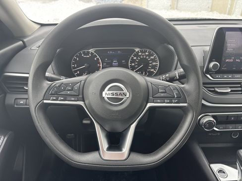 Used 2022 Nissan Altima 2.5 SV image 22