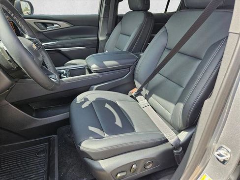New 2026 Chevrolet Traverse LT w/ Sun and Wheel Package FWD image 4