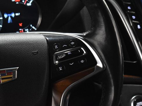 Used 2020 Cadillac Escalade Premium Luxury w/ Escalade Sport Edition AWD/4WD image 10