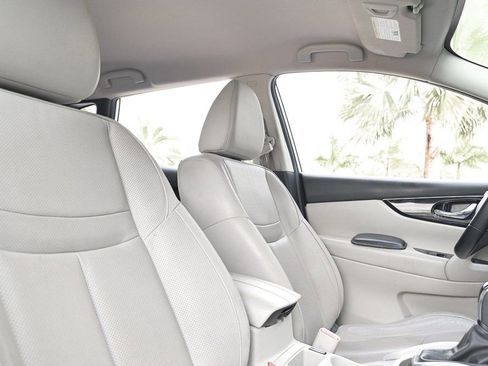 Used 2018 Nissan Rogue Sport SL image 15