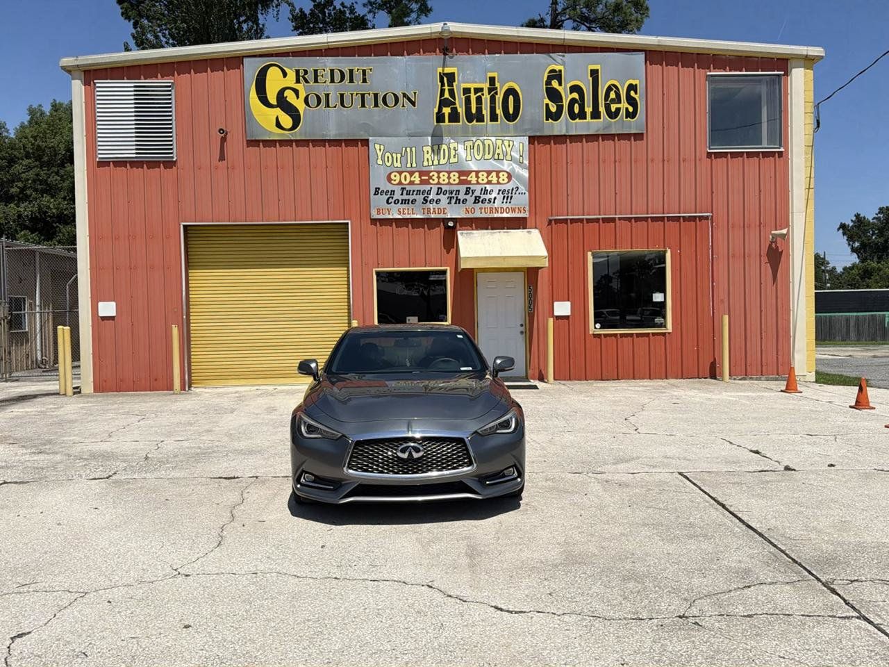 Used 2017 INFINITI Q60 3.0t w/ Premium Plus Package 3.0T RWD image 2