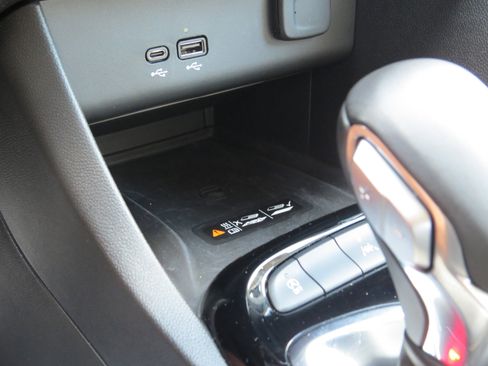 Certified 2025 Buick Encore GX Avenir w/ Avenir Technology Package image 27