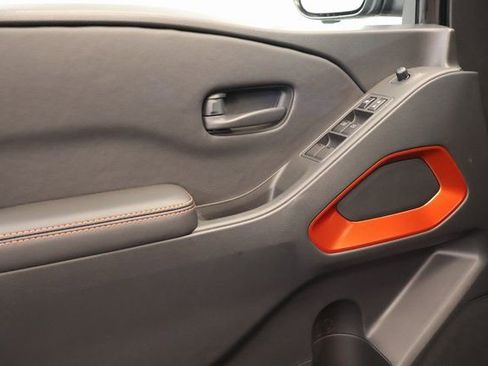 New 2026 Nissan Frontier PRO-4X w/ Pro-4x Convenience Package image 9