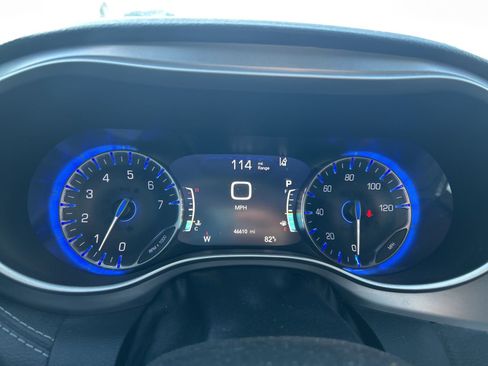 Used 2022 Chrysler Pacifica Touring-L w/ S Appearance Package image 10