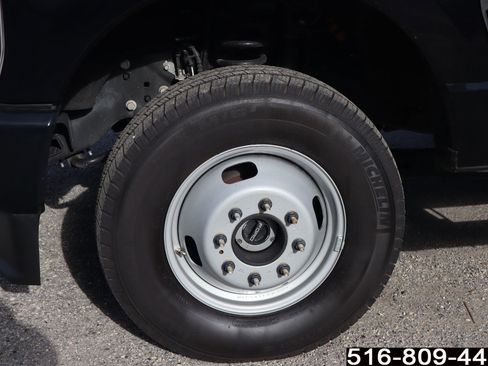 Used 2025 Ford F350 XL image 13