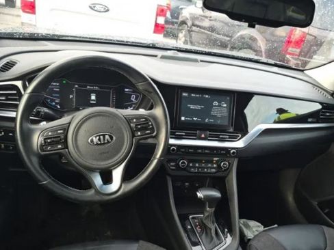 Used 2020 Kia Niro EX FWD image 8