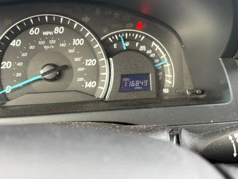 Used 2015 Toyota Camry LE image 12