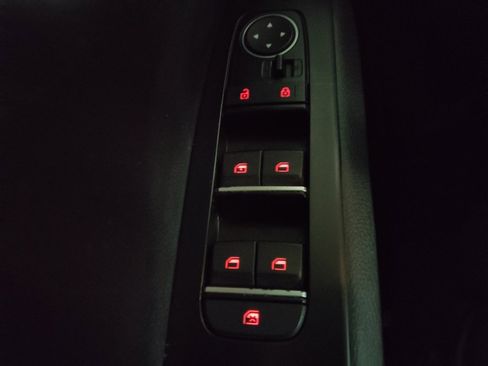 Used 2020 Kia Soul LX FWD image 27