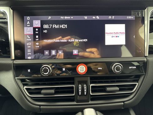 Certified 2025 Porsche Macan image 24