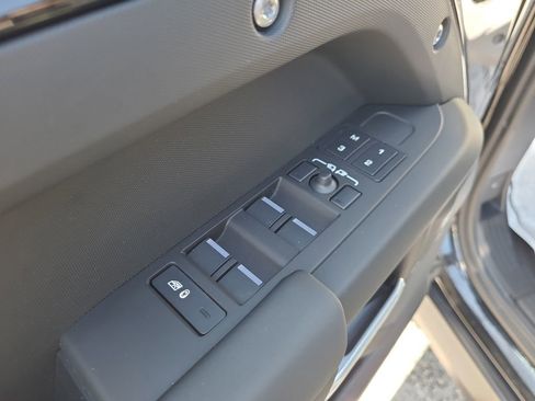 Used 2025 Land Rover Defender 110 S AWD/4WD image 20