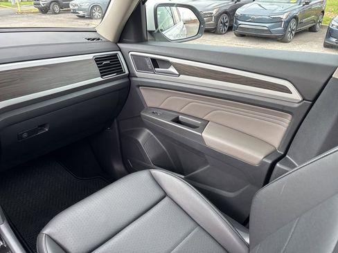 Certified 2023 Volkswagen Atlas SE w/ Panoramic Sunroof Package AWD/4WD image 27