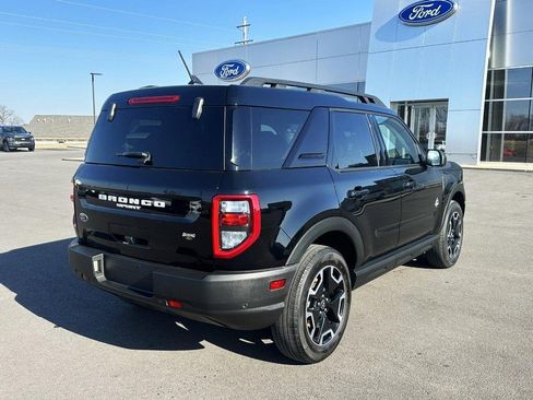 Used 2023 Ford Bronco Sport Outer Banks image 3
