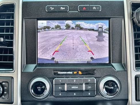 Used 2019 Ford F150 Lariat w/ Equipment Group 502A Luxury AWD/4WD image 17