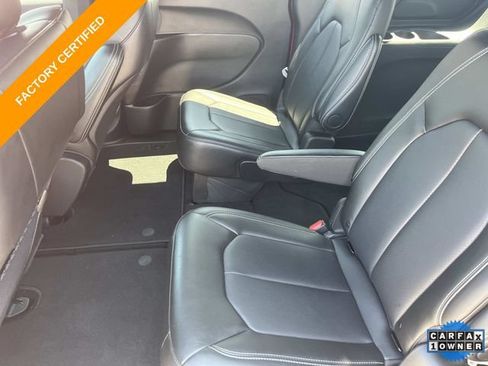 Used 2025 Chrysler Voyager LX FWD image 19