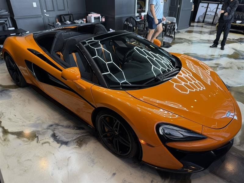 Used 2018 McLaren 570S Spider RWD image 9