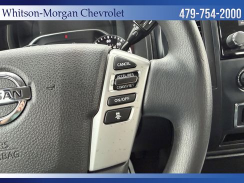 Used 2022 Nissan Titan SV image 17