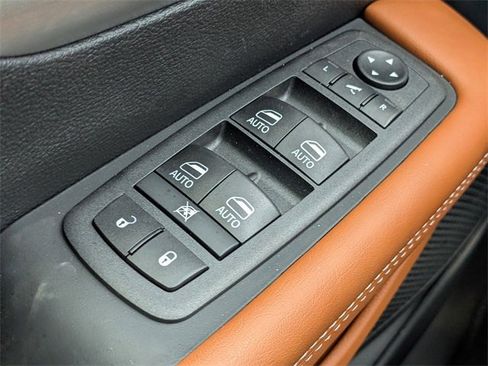 New 2026 Chrysler Pacifica Pinnacle w/ Trailer Tow Group image 26