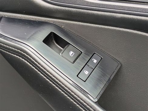 Used 2024 Nissan Rogue SV image 35