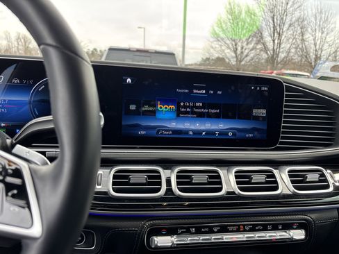 Used 2024 Mercedes-Benz GLE 450e 4MATIC image 31