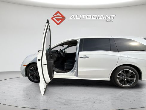 Used 2023 Honda Odyssey Elite image 44