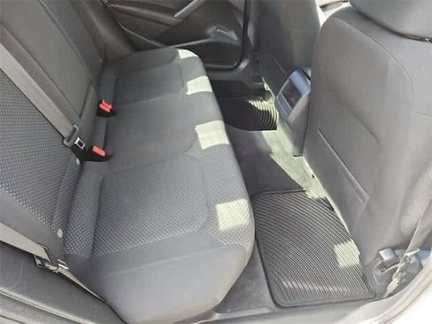 Used 2013 Volkswagen Passat 2.5 S image 18