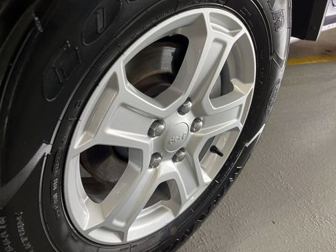 Used 2023 Jeep Wrangler Sport S image 15