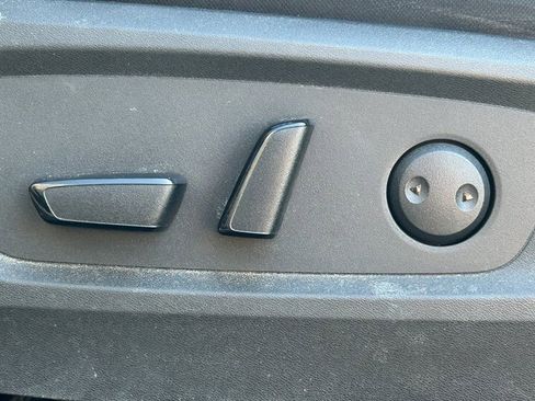 Used 2022 Nissan Pathfinder SV image 26