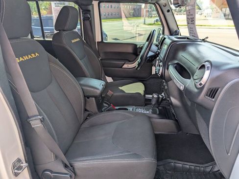 Used 2014 Jeep Wrangler Unlimited Sahara AWD/4WD image 17