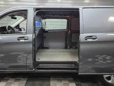 Used 2022 Mercedes-Benz Metris image 13