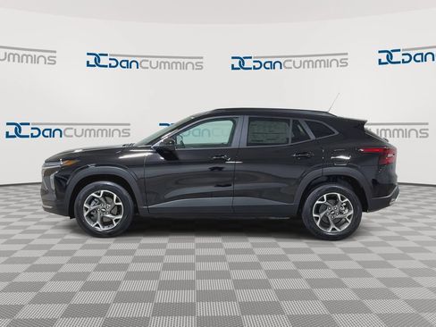 New 2026 Chevrolet Trax LT w/ LT Convenience Package FWD image 5