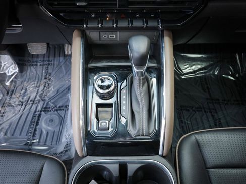 Used 2023 GMC Canyon Denali image 23