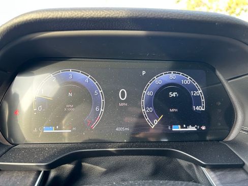 New 2025 Jeep Grand Cherokee Altitude image 11