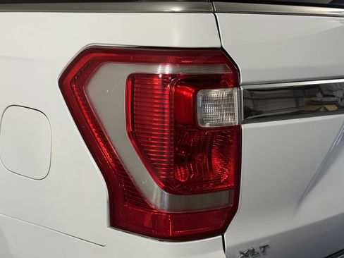 Certified 2020 Ford Expedition XLT image 8