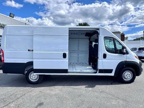 Used 2025 RAM ProMaster 3500 FWD image 11