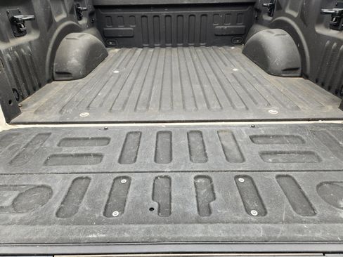 Used 2017 Ford F150 Platinum w/ Equipment Group 701A Luxury image 32