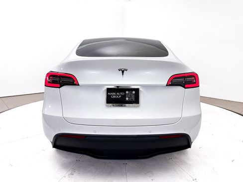 Used 2022 Tesla Model Y Long Range AWD/4WD image 17