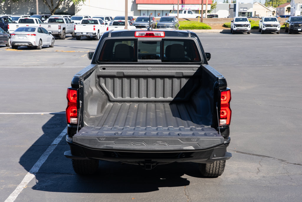 Used 2024 Chevrolet Colorado Z71 w/ Z71 Convenience Package 2 AWD/4WD image 8