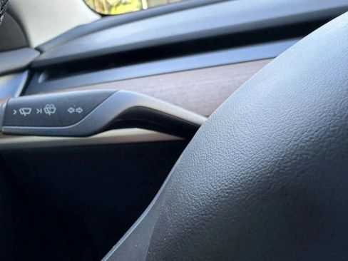 Used 2023 Tesla Model 3 Standard Range RWD image 17