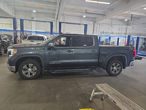 Used 2019 GMC Sierra 1500 SLE w/ X31 Off-Road Package AWD/4WD image 10