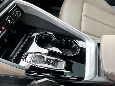 Used 2025 Audi Q5 Premium w/ Convenience Package AWD/4WD image 18