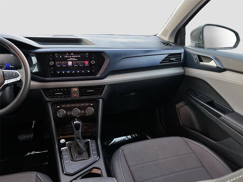 Used 2024 Volkswagen Taos SE image 25