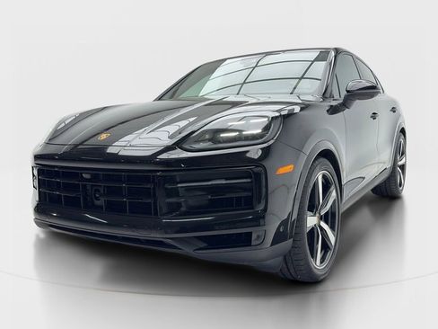 Used 2024 Porsche Cayenne Coupe AWD/4WD image 3