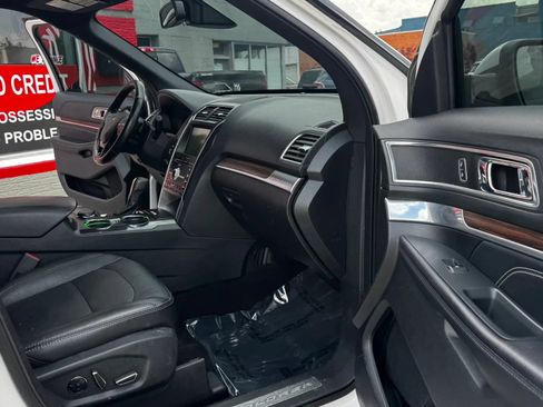Used 2016 Ford Explorer Limited w/ Equipment Group 301A AWD/4WD image 16