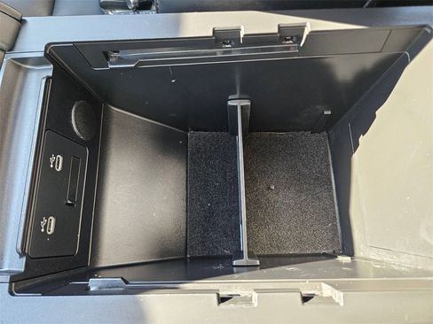 Used 2025 MAZDA MAZDA3 s image 27